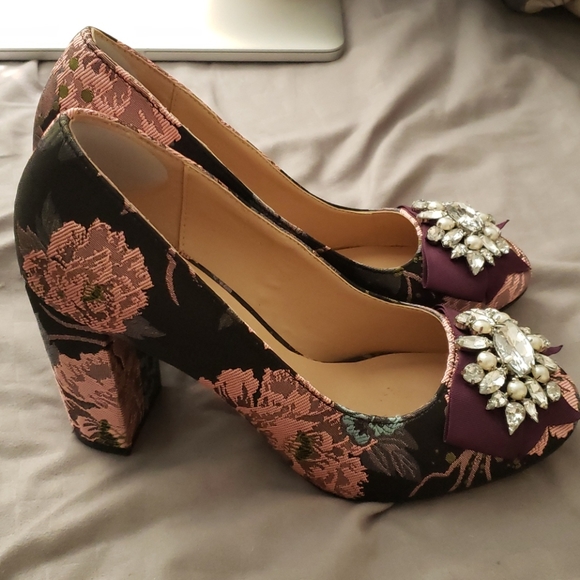 Kelly and Katie floral jeweled chunky heels sz 7 - Picture 3 of 5